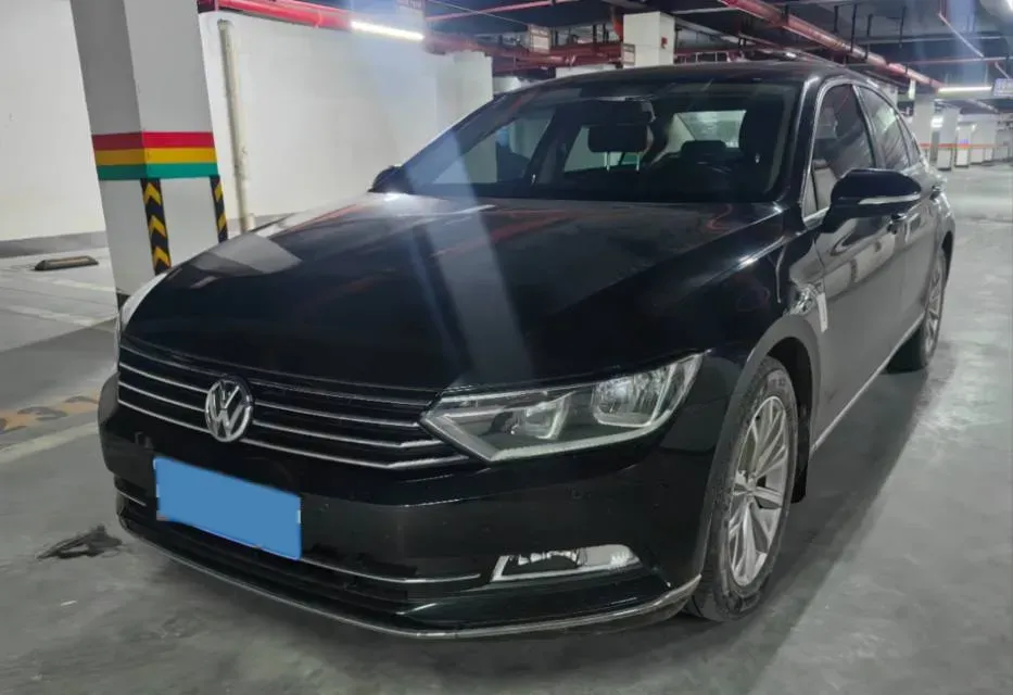 2018 Volkswagen Magotan 1.8T 180HP L4 7DCT,autocango,china used car exporter,china ev exporter,chinese used car exporter,chinese used ev exporter