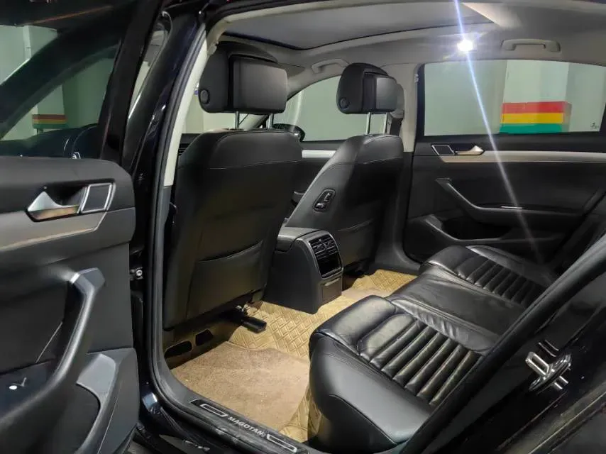 2018 Volkswagen Magotan 1.8T 180HP L4 7DCT,autocango,china used car exporter,china ev exporter,chinese used car exporter,chinese used ev exporter