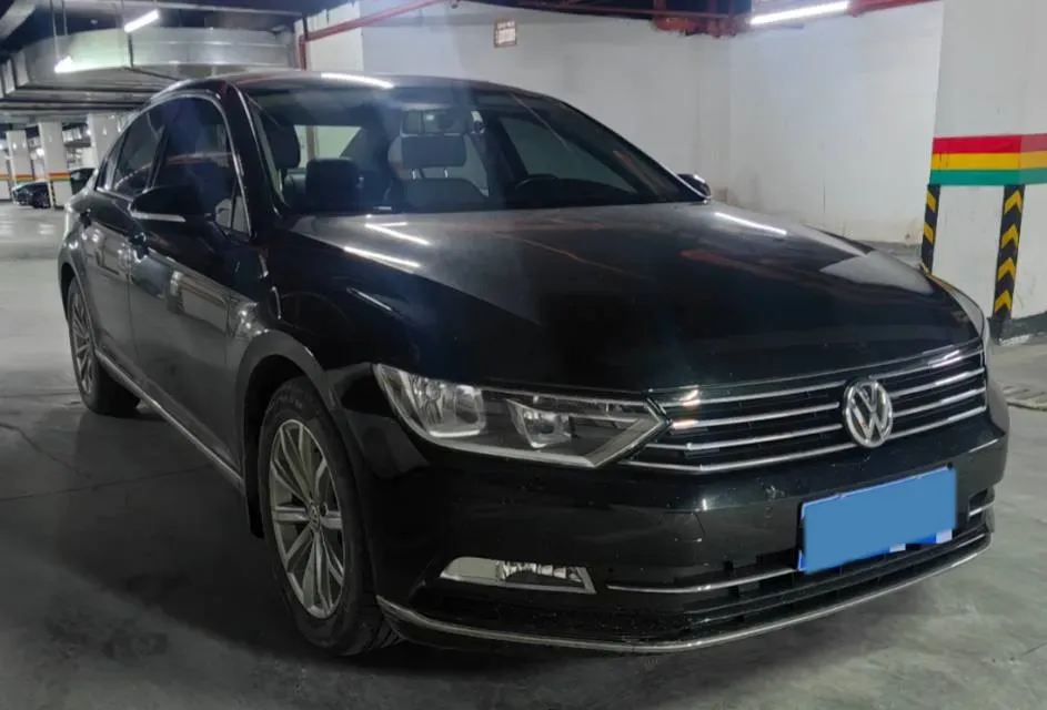 2018 Volkswagen Magotan 1.8T 180HP L4 7DCT,autocango,china used car exporter,china ev exporter,chinese used car exporter,chinese used ev exporter