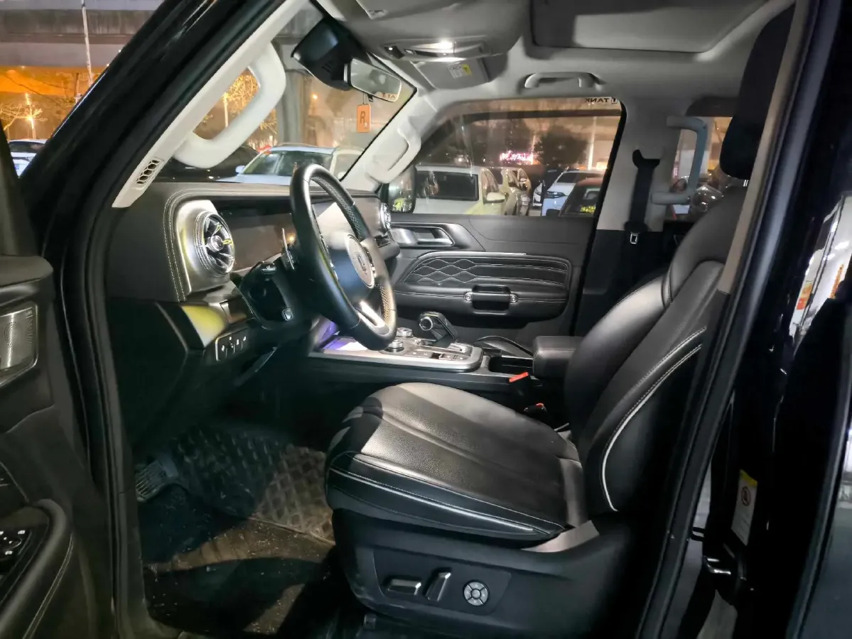 2021 Tank 300 2.0T 227HP L4 8AT,autocango,china used car exporter,china ev exporter,chinese used car exporter,chinese used ev exporter