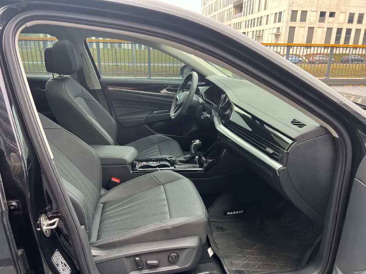 2026 Volkswagen Passat 2.0T 220HP L4 7DCT,autocango,china used car exporter,china ev exporter,chinese used car exporter,chinese used ev exporter