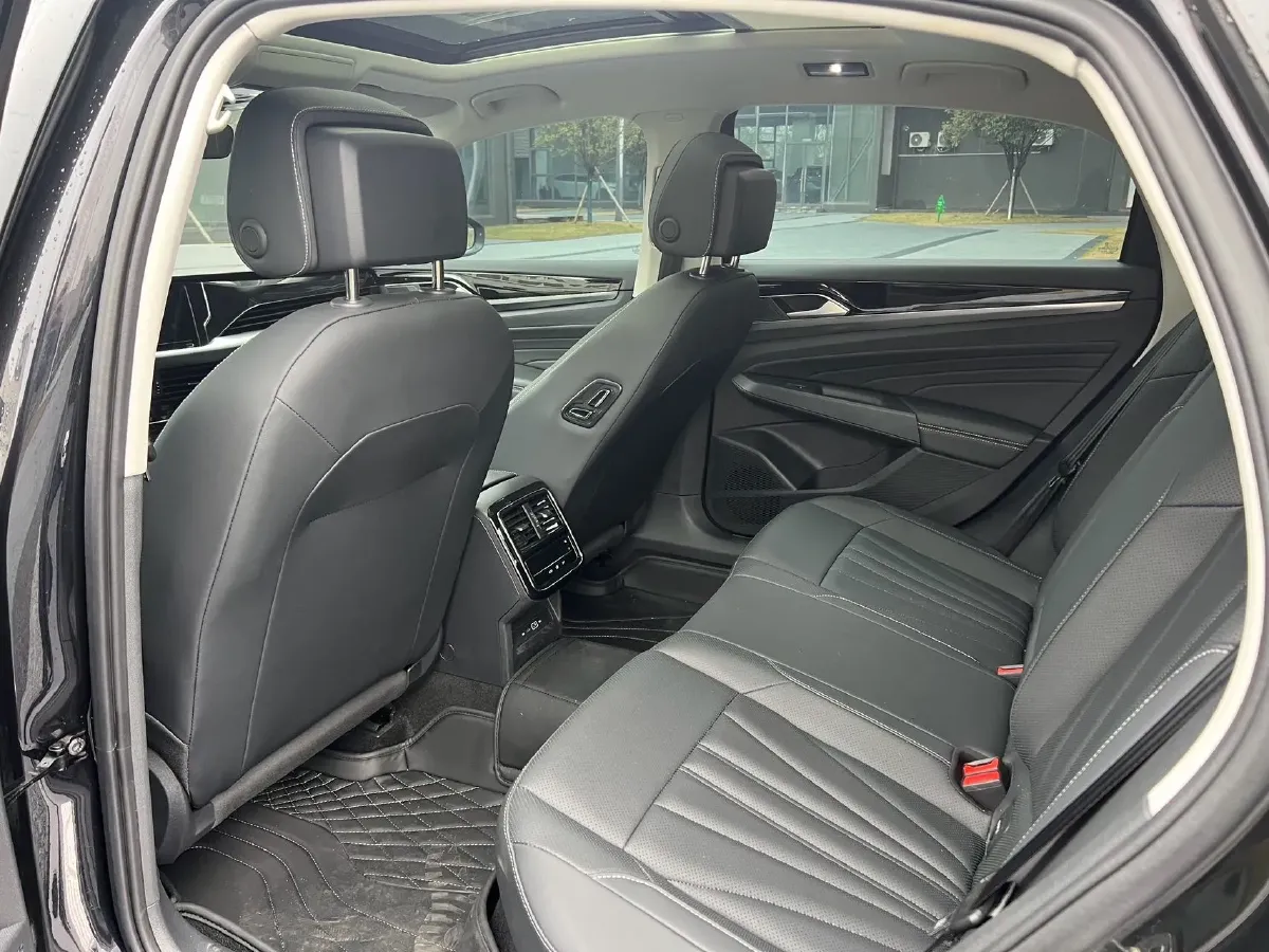 2026 Volkswagen Passat 2.0T 220HP L4 7DCT,autocango,china used car exporter,china ev exporter,chinese used car exporter,chinese used ev exporter