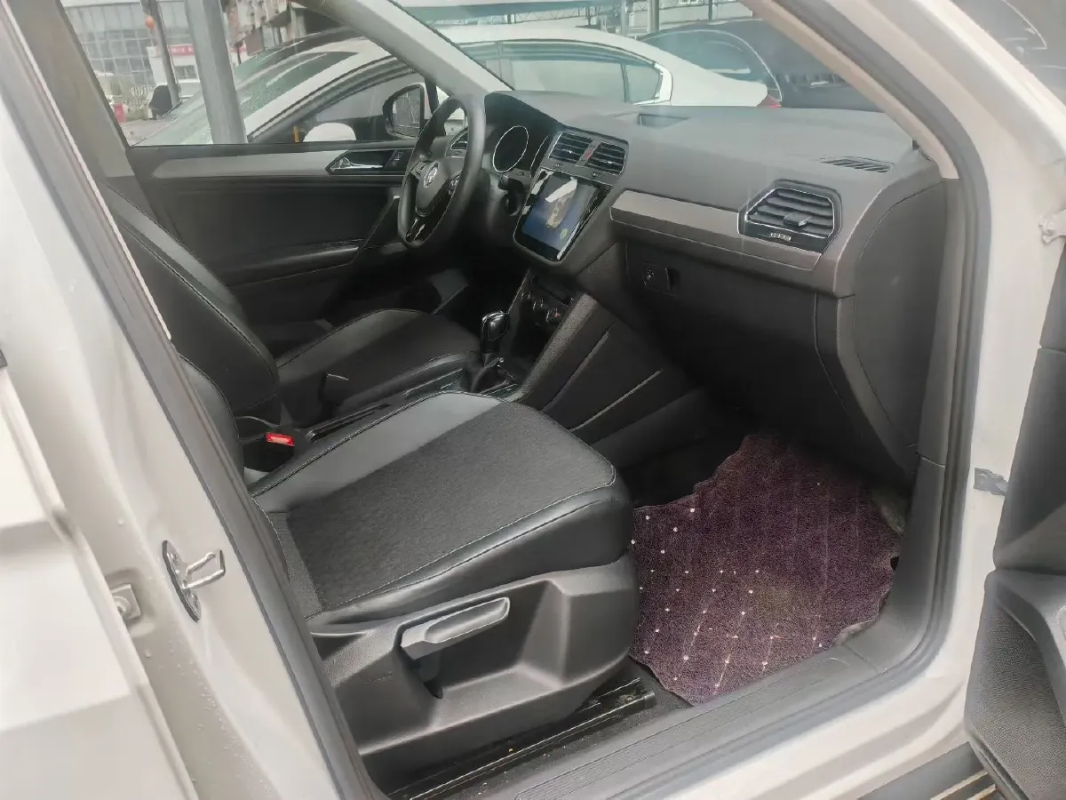 2018 Volkswagen Tiguan L 2.0T 186HP L4 7DCT,autocango,china used car exporter,china ev exporter,chinese used car exporter,chinese used ev exporter