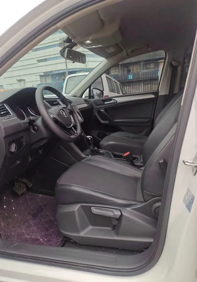 2018 Volkswagen Tiguan L 2.0T 186HP L4 7DCT,autocango,china used car exporter,china ev exporter,chinese used car exporter,chinese used ev exporter