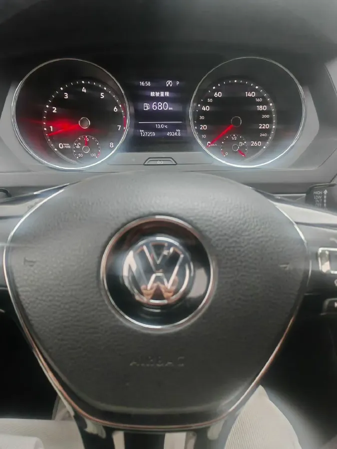 2018 Volkswagen Tiguan L 2.0T 186HP L4 7DCT,autocango,china used car exporter,china ev exporter,chinese used car exporter,chinese used ev exporter