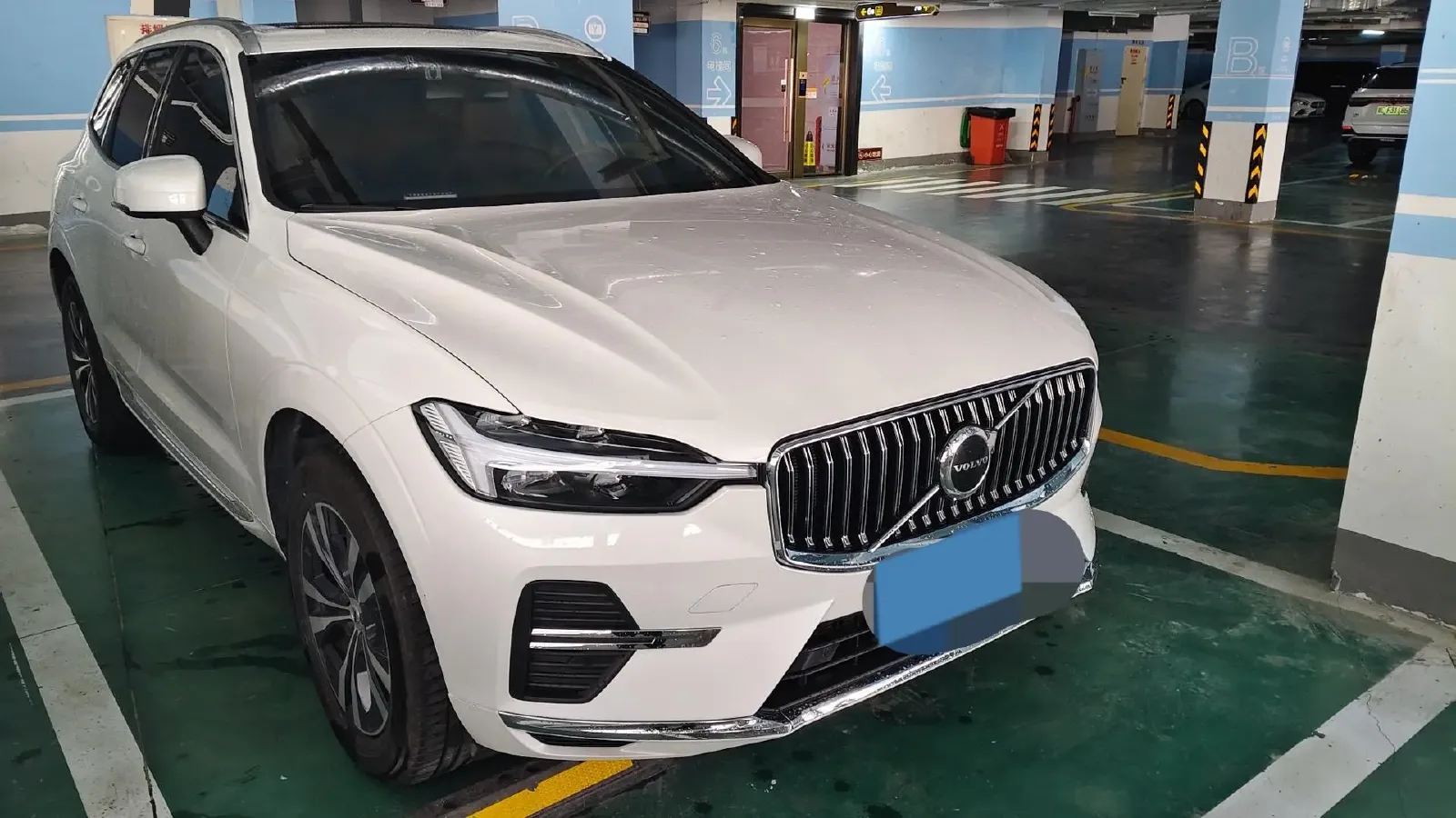 2024 Volvo XC60 2.0T 250HP L4 8AT,autocango,china used car exporter,china ev exporter,chinese used car exporter,chinese used ev exporter