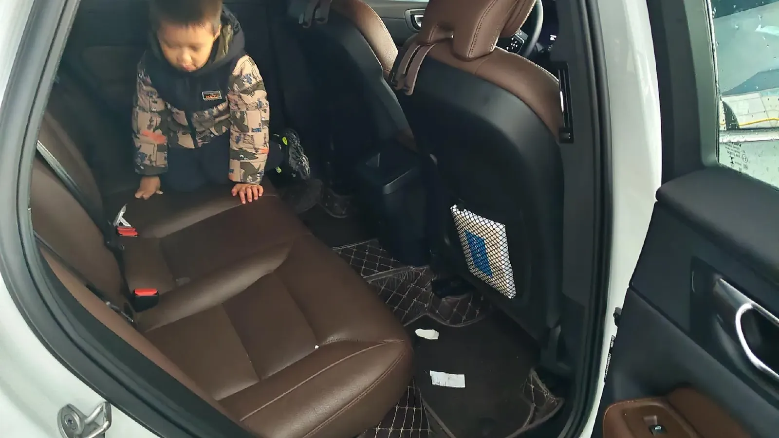 2024 Volvo XC60 2.0T 250HP L4 8AT,autocango,china used car exporter,china ev exporter,chinese used car exporter,chinese used ev exporter