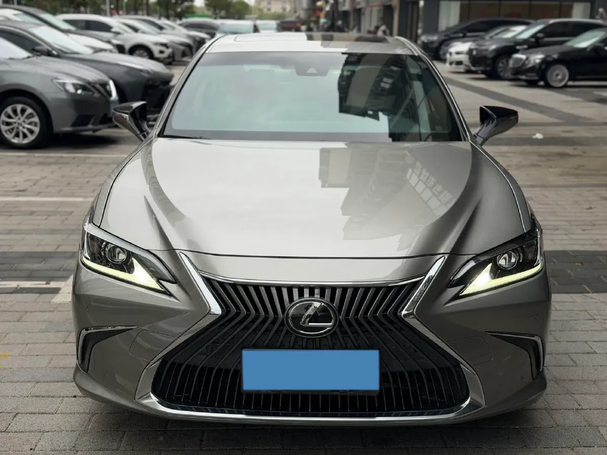 2020 Lexus ES 2.0L 173HP L4 CVT,autocango,china used car exporter,china ev exporter,chinese used car exporter,chinese used ev exporter