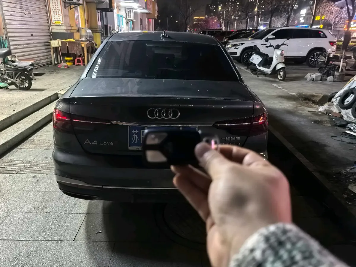 2020 Audi A4L 2.0T 190HP L4 7DCT,autocango,china used car exporter,china ev exporter,chinese used car exporter,chinese used ev exporter