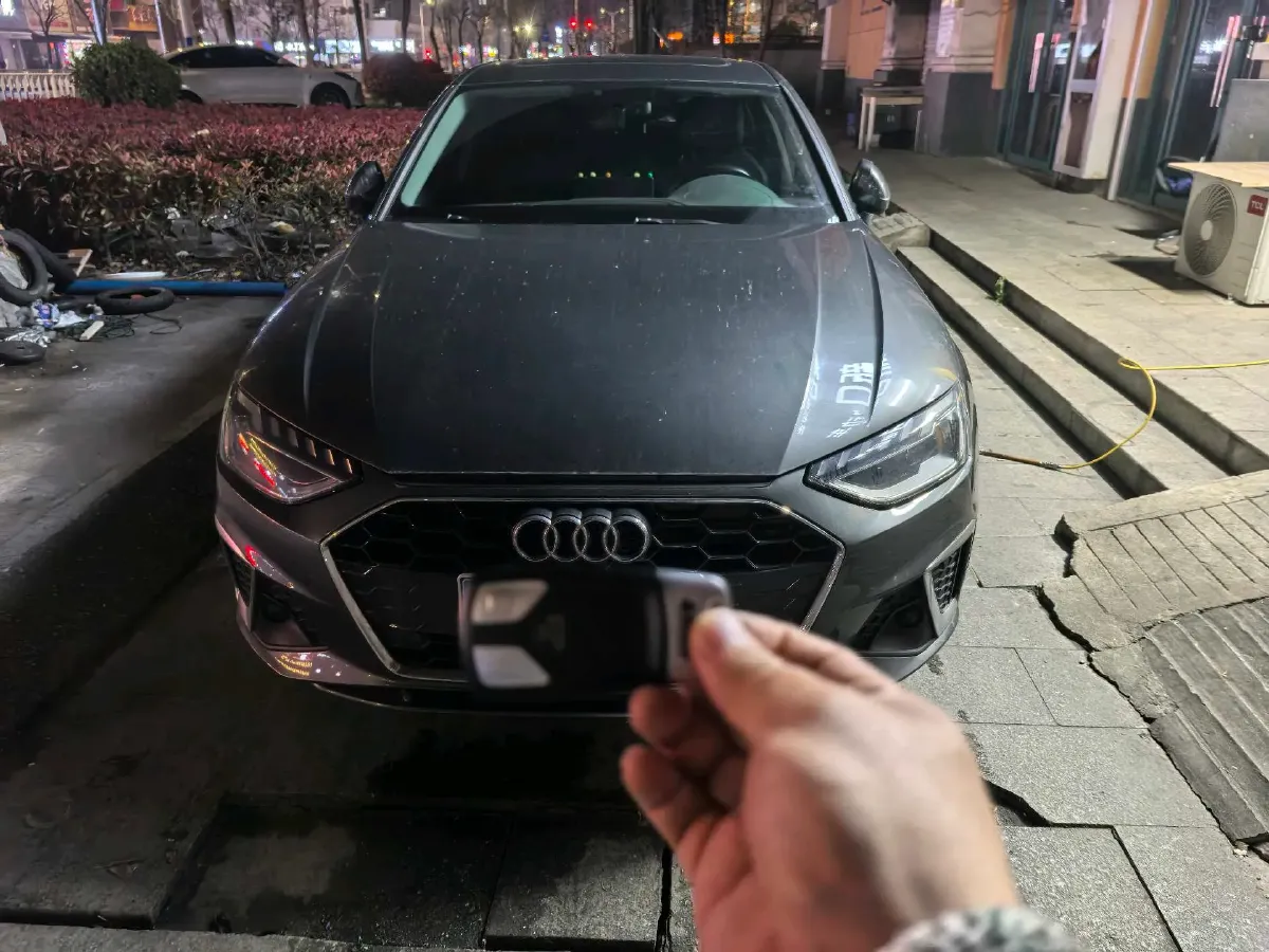 2020 Audi A4L 2.0T 190HP L4 7DCT,autocango,china used car exporter,china ev exporter,chinese used car exporter,chinese used ev exporter