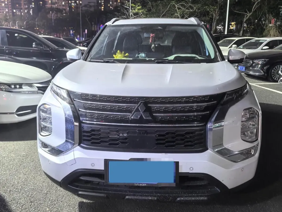 2023 Mitsubishi Outlander 1.5T 215HP L4 CVT,autocango,china used car exporter,china ev exporter,chinese used car exporter,chinese used ev exporter