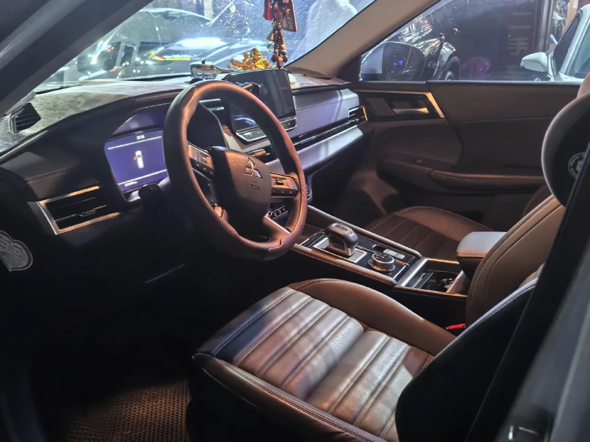 2023 Mitsubishi Outlander 1.5T 215HP L4 CVT,autocango,china used car exporter,china ev exporter,chinese used car exporter,chinese used ev exporter