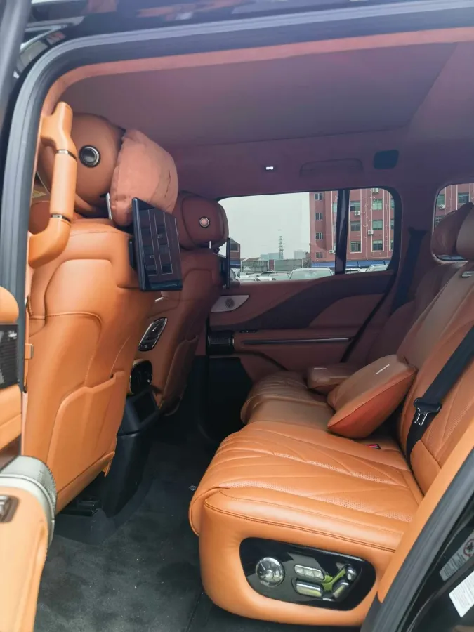 2023 YangWang U8 2.0T 272HP L4 REEV 49.05KWH,autocango,china used car exporter,china ev exporter,chinese used car exporter,chinese used ev exporter