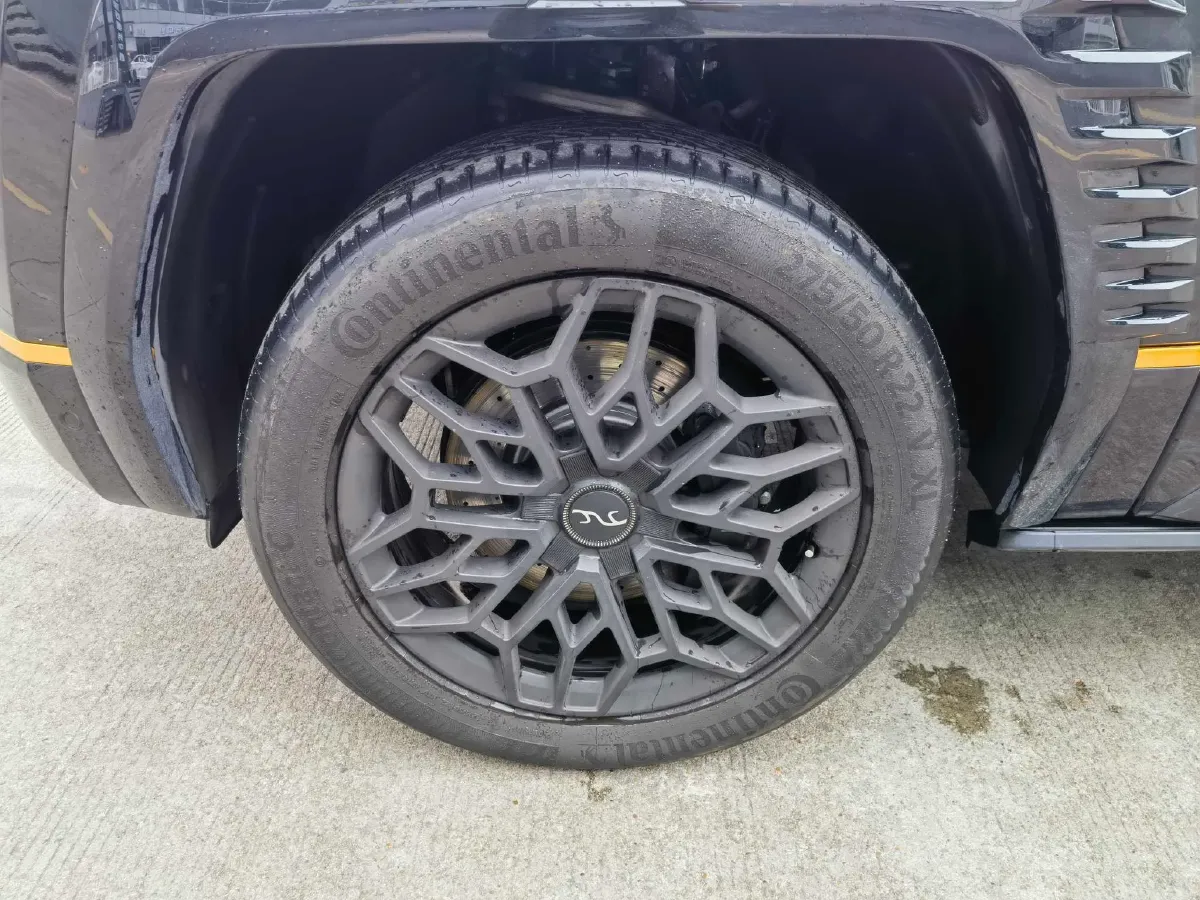 2023 YangWang U8 2.0T 272HP L4 REEV 49.05KWH,autocango,china used car exporter,china ev exporter,chinese used car exporter,chinese used ev exporter