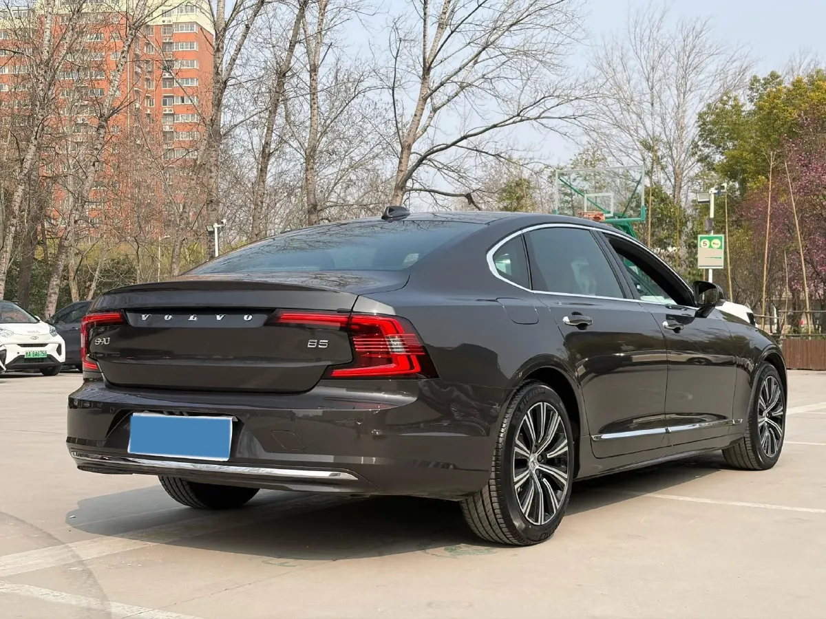2022 Volvo S90 2.0T 250HP L4 8AT,autocango,china used car exporter,china ev exporter,chinese used car exporter,chinese used ev exporter