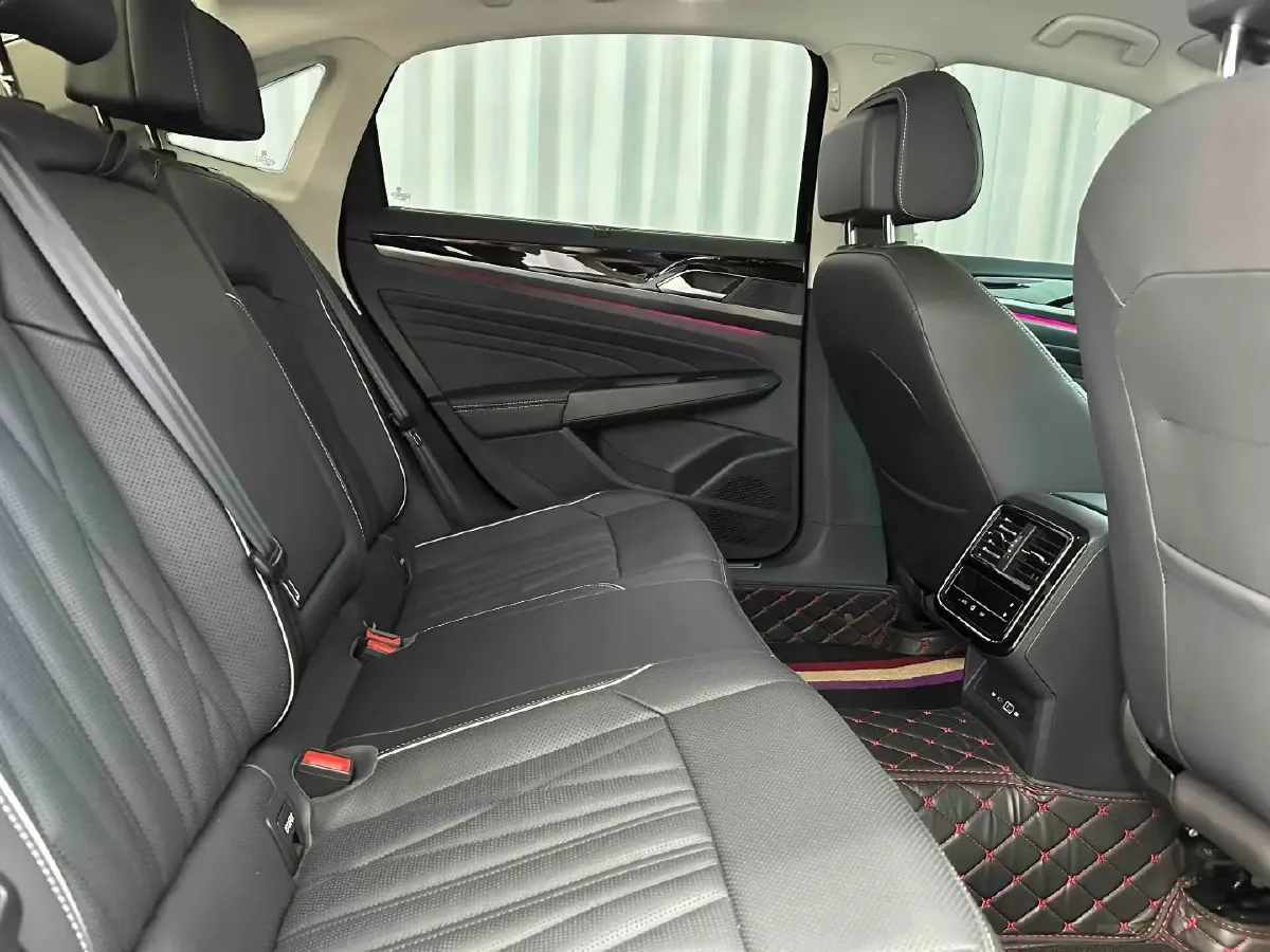 2023 Volkswagen Passat 2.0T 186HP L4 7DCT,autocango,china used car exporter,china ev exporter,chinese used car exporter,chinese used ev exporter