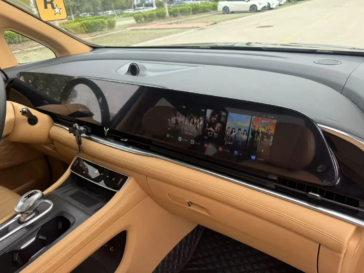 2024 Voyah Dream 1.5T 150HP L4 PHEV 43KWH,autocango,china used car exporter,china ev exporter,chinese used car exporter,chinese used ev exporter