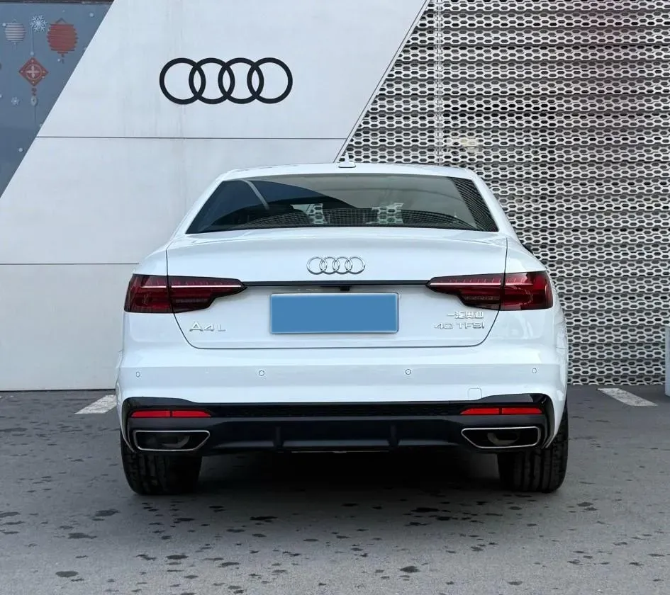 2024 Audi A4L 2.0T 190HP L4 7DCT,autocango,china used car exporter,china ev exporter,chinese used car exporter,chinese used ev exporter