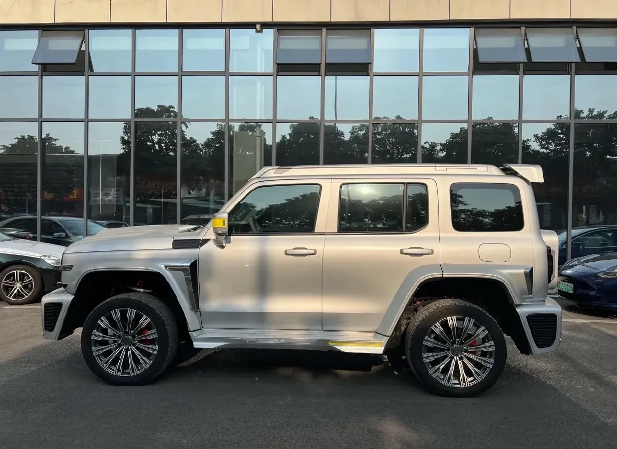 2021 Cyberspace 300 2.0T 227HP L4 8AT,autocango,china used car exporter,china ev exporter,chinese used car exporter,chinese used ev exporter