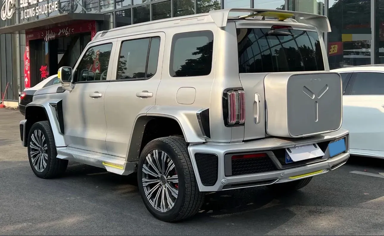 2021 Cyberspace 300 2.0T 227HP L4 8AT,autocango,china used car exporter,china ev exporter,chinese used car exporter,chinese used ev exporter