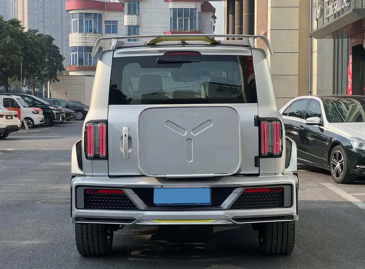 2021 Cyberspace 300 2.0T 227HP L4 8AT,autocango,china used car exporter,china ev exporter,chinese used car exporter,chinese used ev exporter