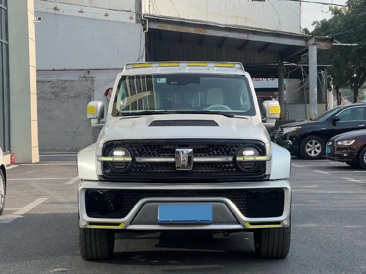 2021 Cyberspace 300 2.0T 227HP L4 8AT,autocango,china used car exporter,china ev exporter,chinese used car exporter,chinese used ev exporter