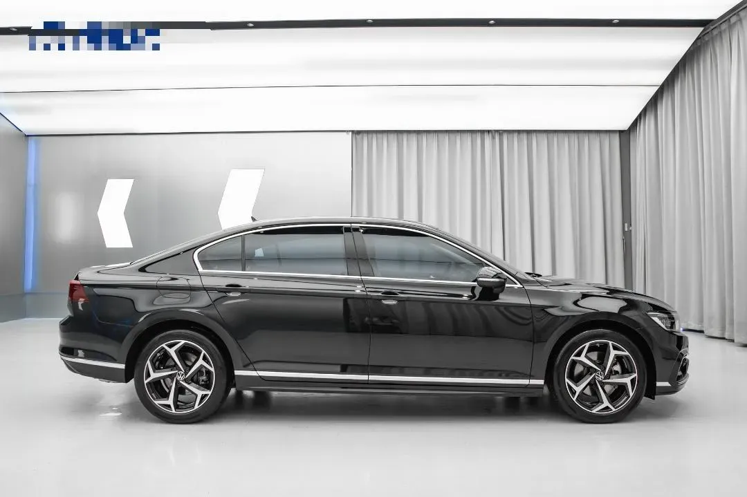 2024 Volkswagen Magotan 2.0T 186HP L4 7DCT,autocango,china used car exporter,china ev exporter,chinese used car exporter,chinese used ev exporter