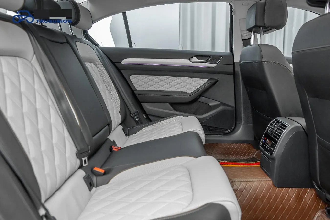 2024 Volkswagen Magotan 2.0T 186HP L4 7DCT,autocango,china used car exporter,china ev exporter,chinese used car exporter,chinese used ev exporter