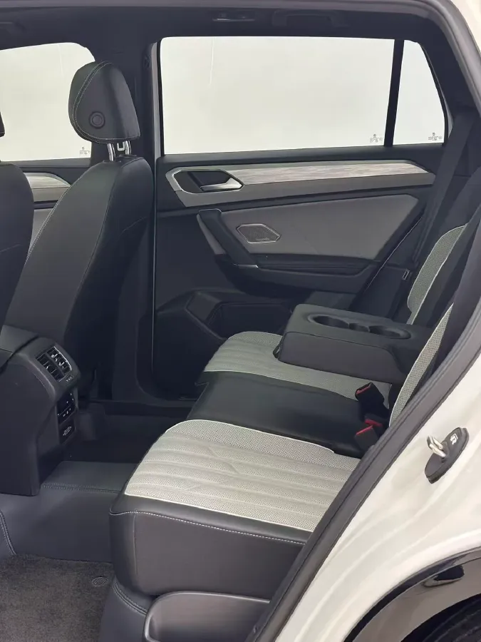 2023 Volkswagen Tayron 2.0T 220HP L4 7DCT,autocango,china used car exporter,china ev exporter,chinese used car exporter,chinese used ev exporter