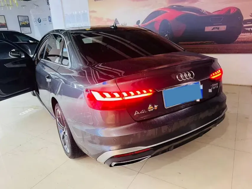 2024 Audi A4L 2.0T 190HP L4 7DCT,autocango,china used car exporter,china ev exporter,chinese used car exporter,chinese used ev exporter