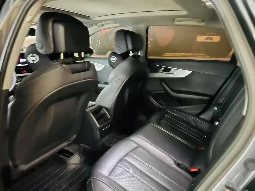 2024 Audi A4L 2.0T 190HP L4 7DCT,autocango,china used car exporter,china ev exporter,chinese used car exporter,chinese used ev exporter