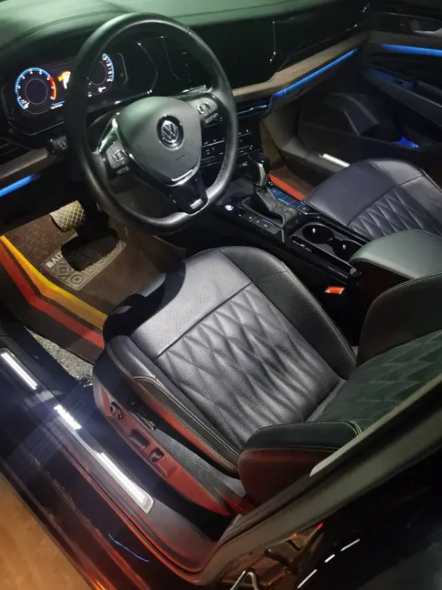 2020 Volkswagen Passat 2.0T 186HP L4 7DCT,autocango,china used car exporter,china ev exporter,chinese used car exporter,chinese used ev exporter