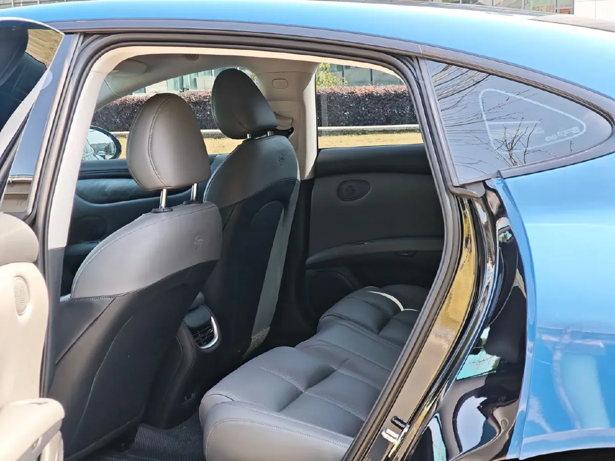 2024 IM L6 BEV 100KWH,autocango,china used car exporter,china ev exporter,chinese used car exporter,chinese used ev exporter