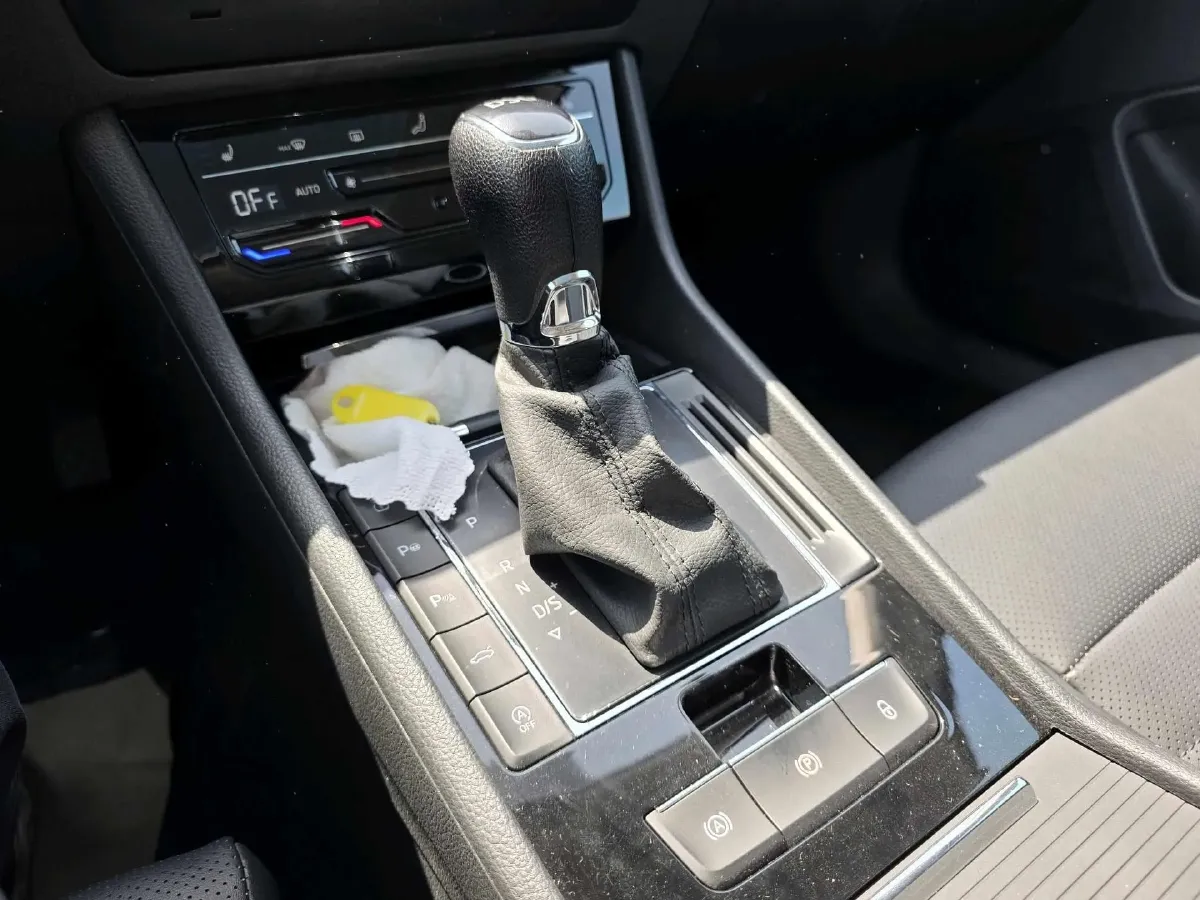 2019 Skoda Superb 2.0T 186HP L4 7DCT,autocango,china used car exporter,china ev exporter,chinese used car exporter,chinese used ev exporter