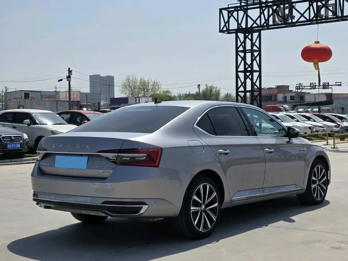 2019 Skoda Superb 2.0T 186HP L4 7DCT,autocango,china used car exporter,china ev exporter,chinese used car exporter,chinese used ev exporter
