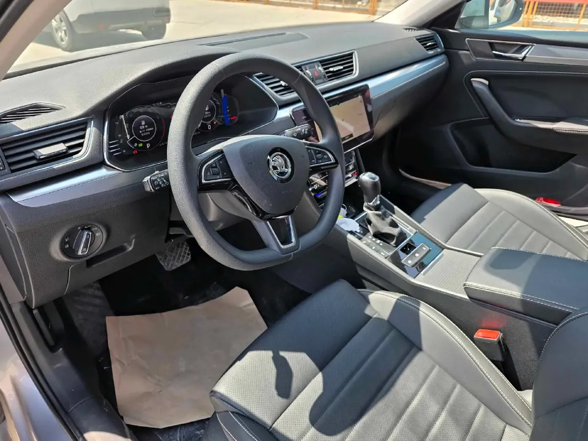 2019 Skoda Superb 2.0T 186HP L4 7DCT,autocango,china used car exporter,china ev exporter,chinese used car exporter,chinese used ev exporter