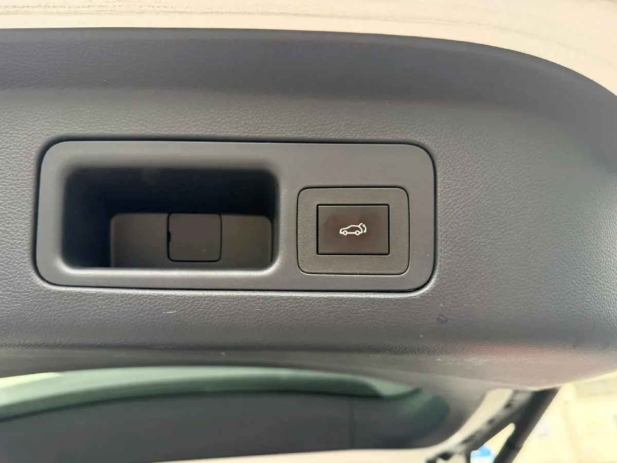 2023 GAC Trumpchi M8 2.0T 252HP L4 8AT,autocango,china used car exporter,china ev exporter,chinese used car exporter,chinese used ev exporter