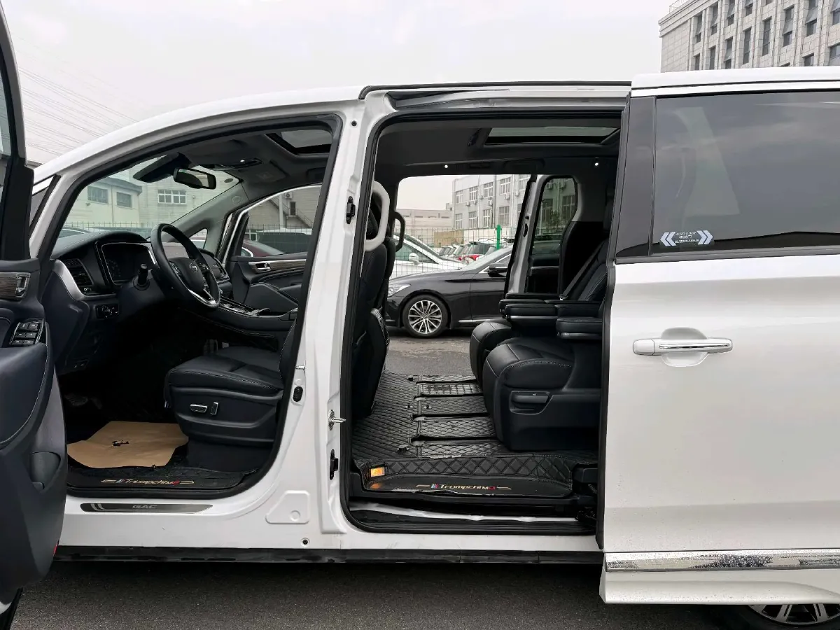 2023 GAC Trumpchi M8 2.0T 252HP L4 8AT,autocango,china used car exporter,china ev exporter,chinese used car exporter,chinese used ev exporter