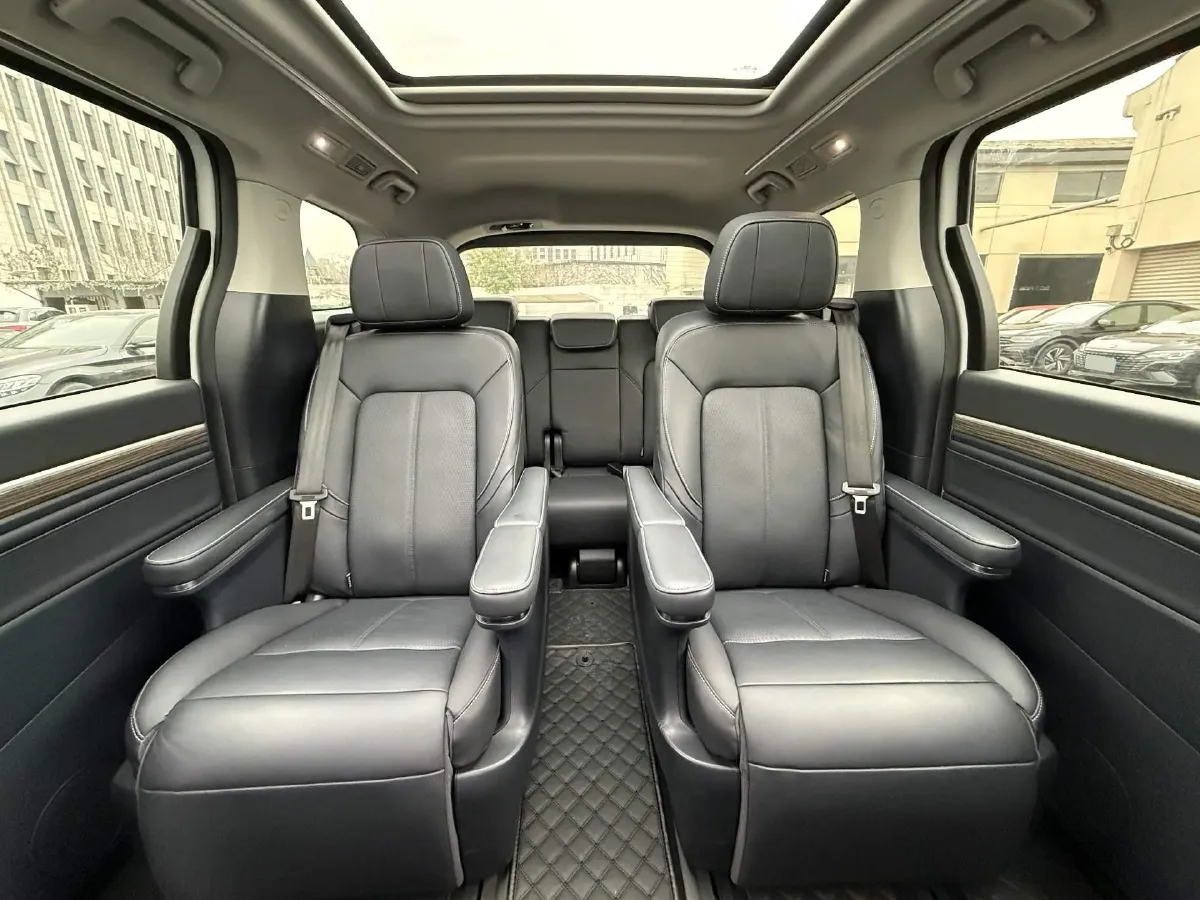 2023 GAC Trumpchi M8 2.0T 252HP L4 8AT,autocango,china used car exporter,china ev exporter,chinese used car exporter,chinese used ev exporter