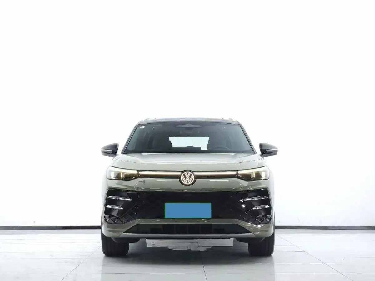 2025 Volkswagen Tayron 2.0T 220HP L4 7DCT,autocango,china used car exporter,china ev exporter,chinese used car exporter,chinese used ev exporter
