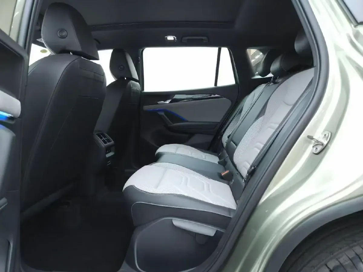 2025 Volkswagen Tayron 2.0T 220HP L4 7DCT,autocango,china used car exporter,china ev exporter,chinese used car exporter,chinese used ev exporter