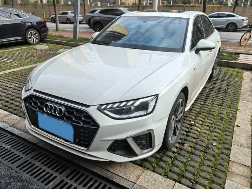 2023 Audi A4L 2.0T 190HP L4 7DCT,autocango,china used car exporter,china ev exporter,chinese used car exporter,chinese used ev exporter