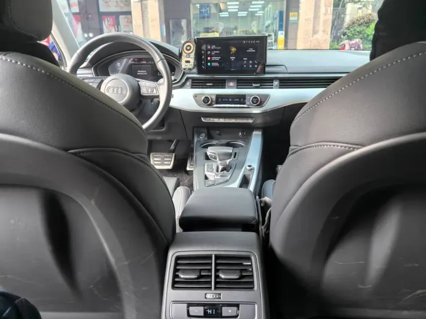 2023 Audi A4L 2.0T 190HP L4 7DCT,autocango,china used car exporter,china ev exporter,chinese used car exporter,chinese used ev exporter