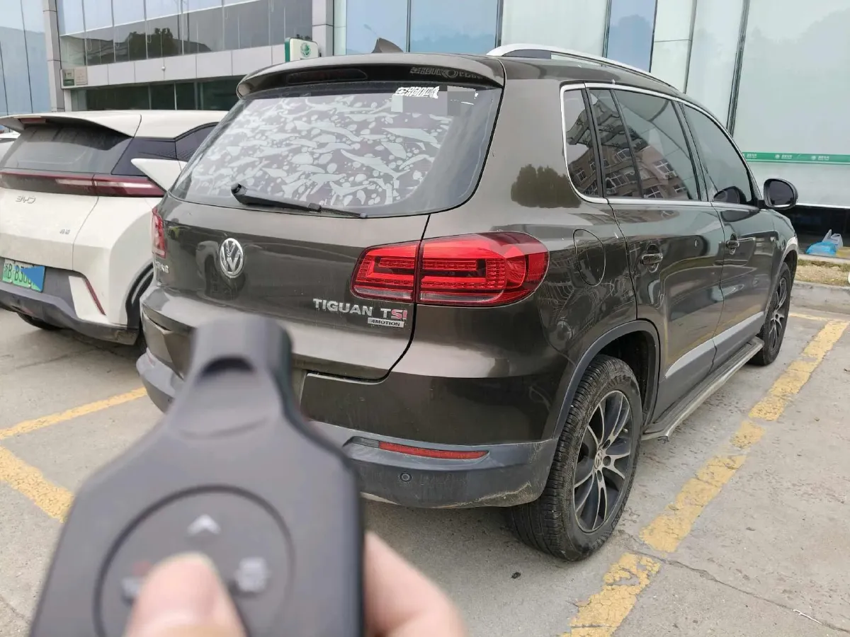2013 Volkswagen Tiguan 1.8T 160HP L4 6AT,autocango,china used car exporter,china ev exporter,chinese used car exporter,chinese used ev exporter