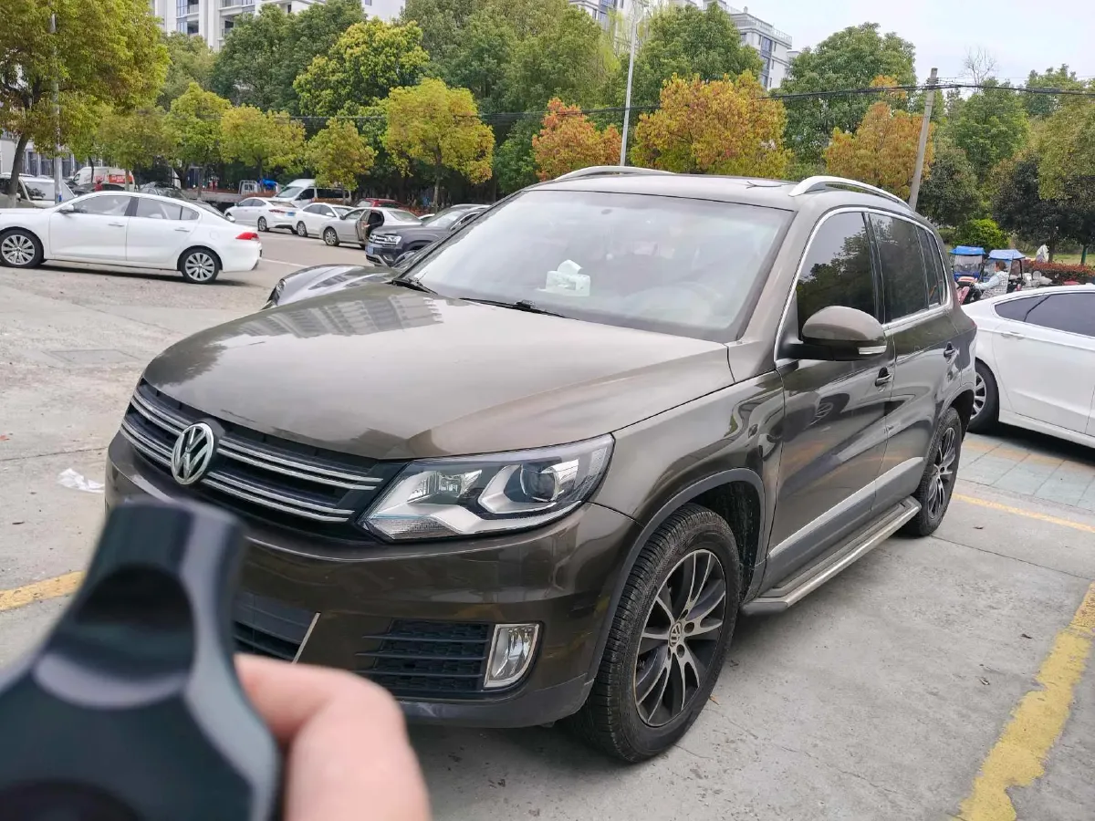 2013 Volkswagen Tiguan 1.8T 160HP L4 6AT,autocango,china used car exporter,china ev exporter,chinese used car exporter,chinese used ev exporter