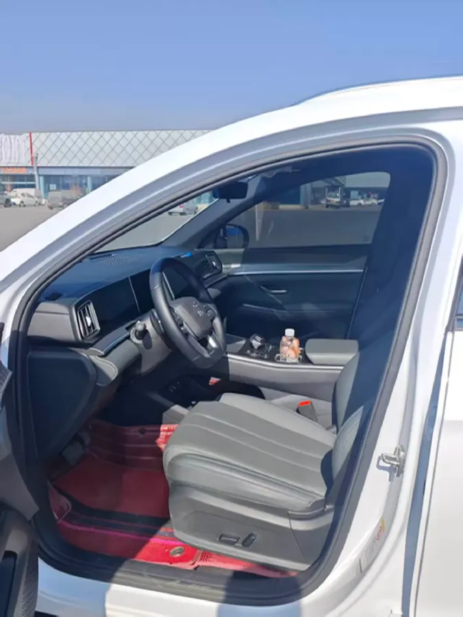 2025 MAXUS XinTu V80 2.0T 147HP L4 6AMT,autocango,china used car exporter,china ev exporter,chinese used car exporter,chinese used ev exporter