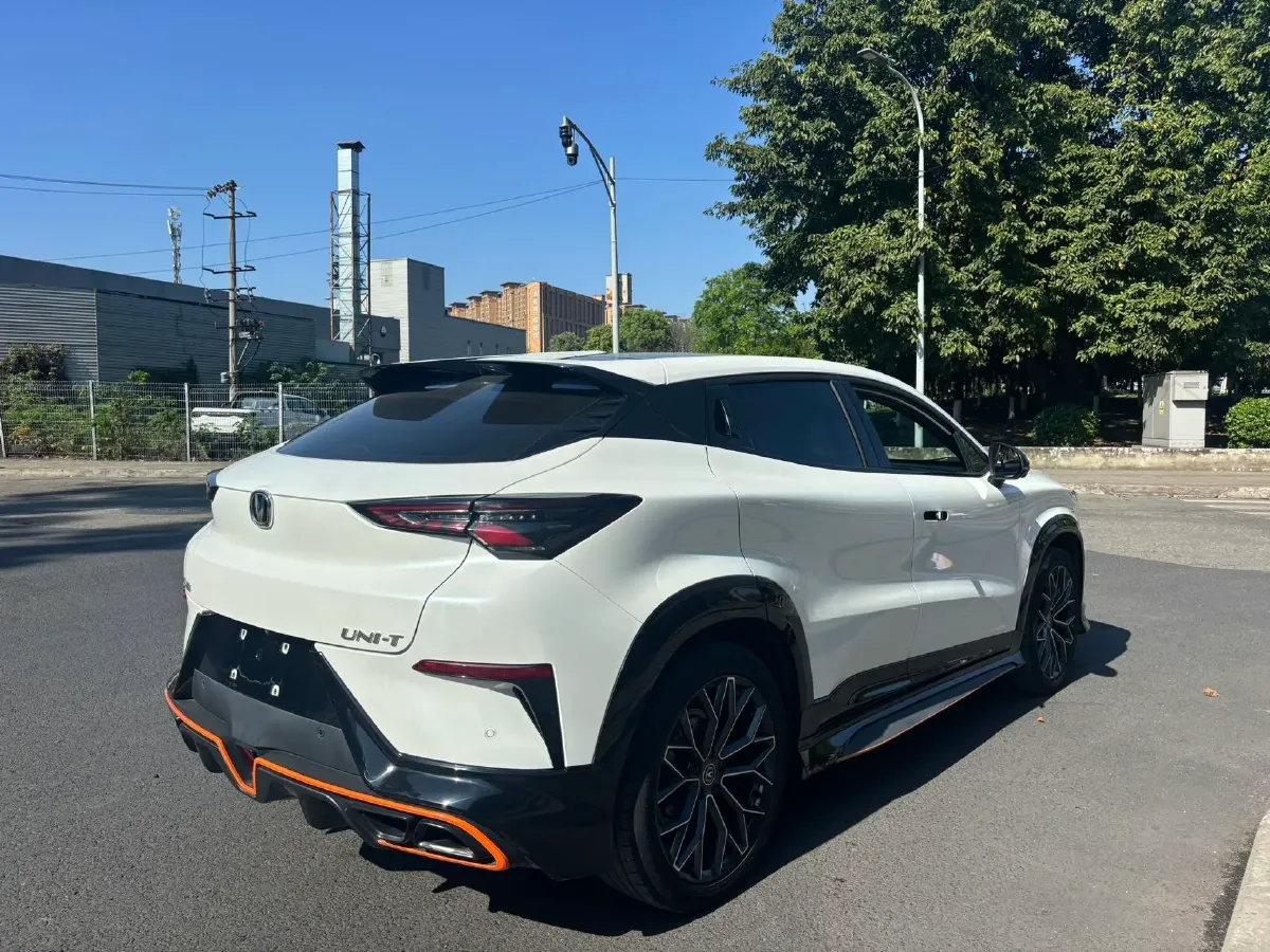 2022 ChangAn UNI-T 1.5T 188HP L4 7DCT,autocango,china used car exporter,china ev exporter,chinese used car exporter,chinese used ev exporter