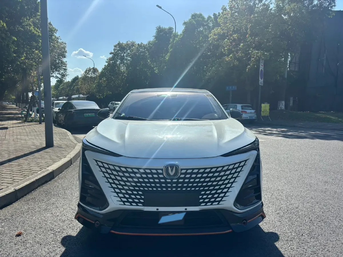 2022 ChangAn UNI-T 1.5T 188HP L4 7DCT,autocango,china used car exporter,china ev exporter,chinese used car exporter,chinese used ev exporter