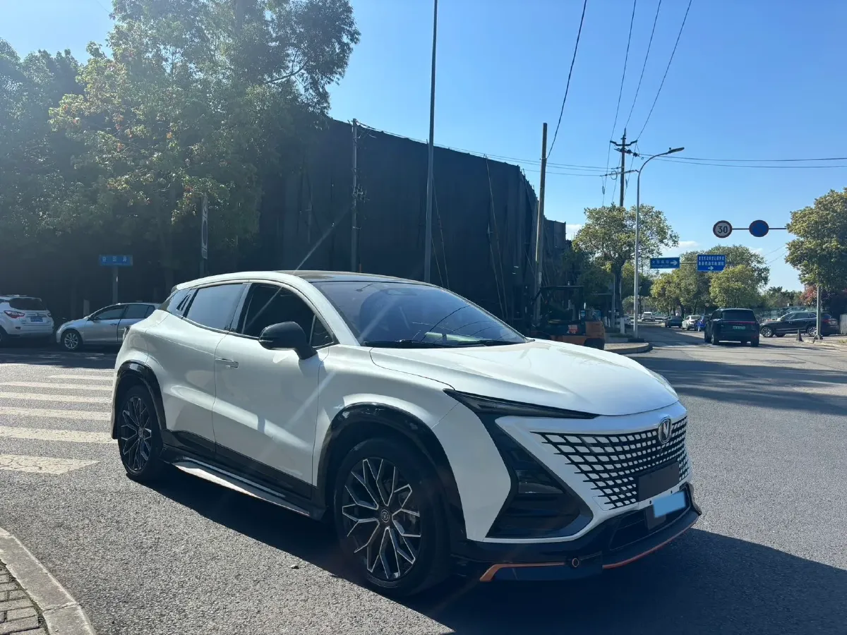 2022 ChangAn UNI-T 1.5T 188HP L4 7DCT,autocango,china used car exporter,china ev exporter,chinese used car exporter,chinese used ev exporter