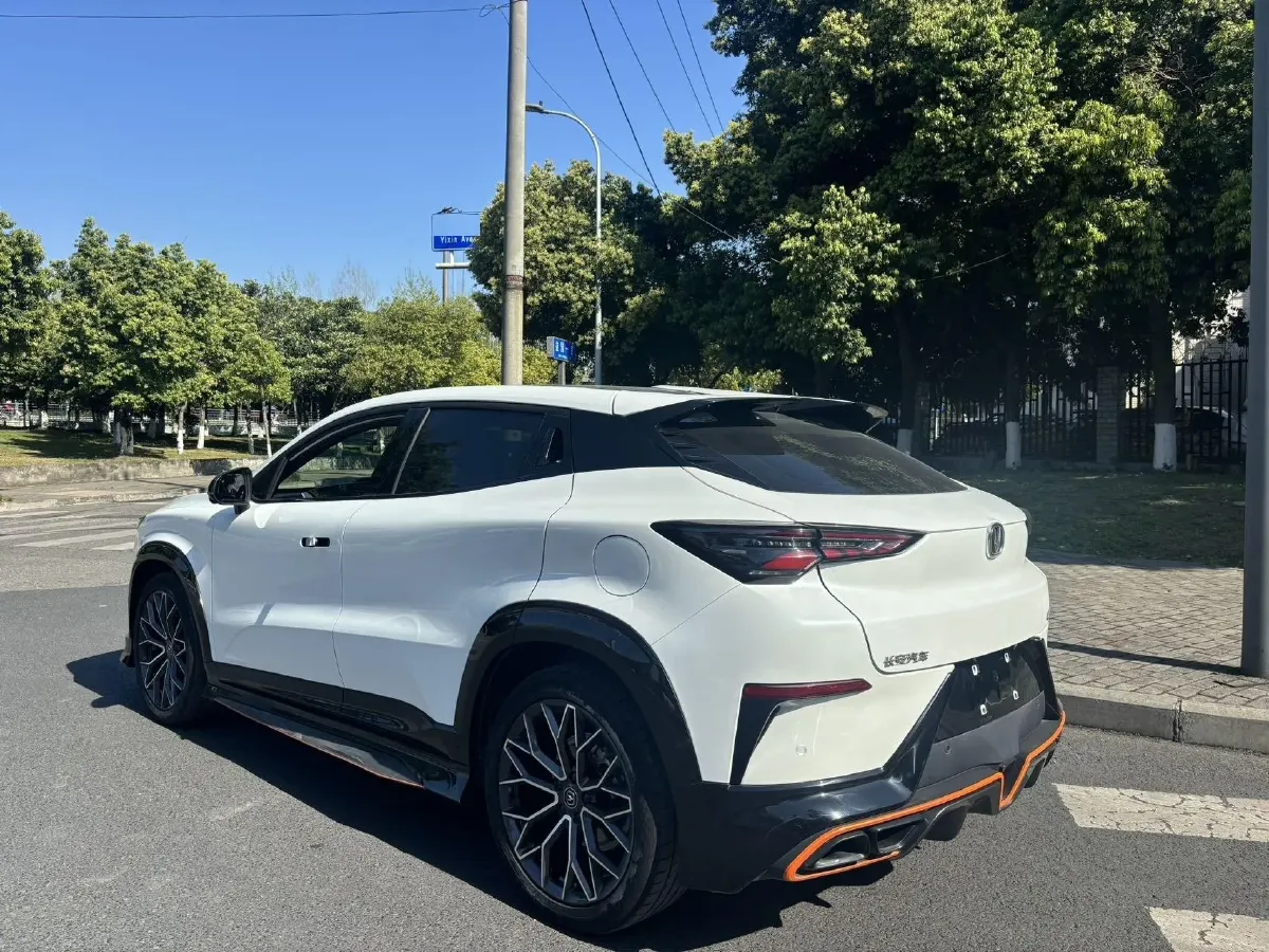 2022 ChangAn UNI-T 1.5T 188HP L4 7DCT,autocango,china used car exporter,china ev exporter,chinese used car exporter,chinese used ev exporter